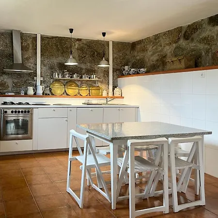 Casa Do Laranjal بيت للعطل *